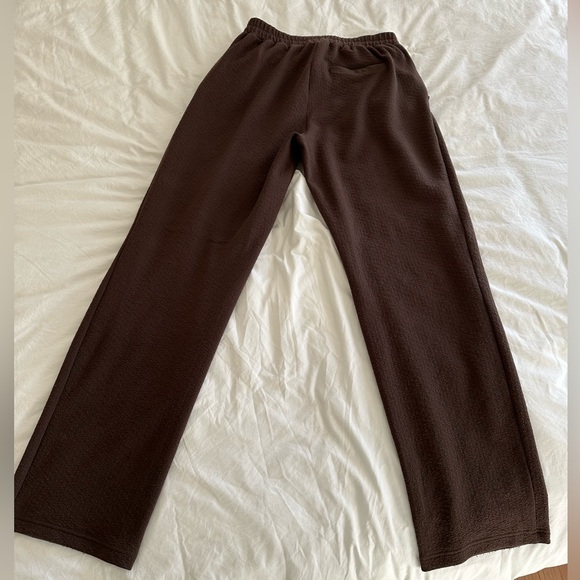 ALO Yoga High-Waist Tailored Straight Leg Sweatpants - Picture 2 of 3